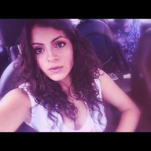 Meet your Posher, Ianis