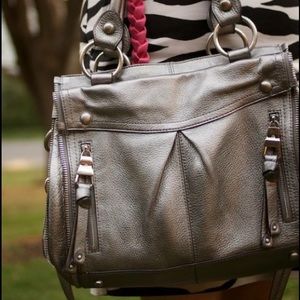B. Makowsky Silver Leather Handbag
