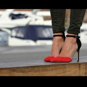 Hard to find! Zara color block heels