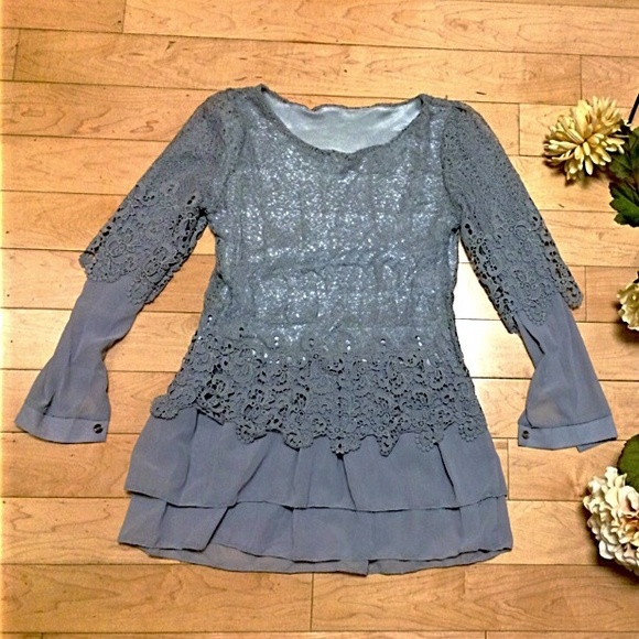 SALE! NWOT layered chiffon and lace top