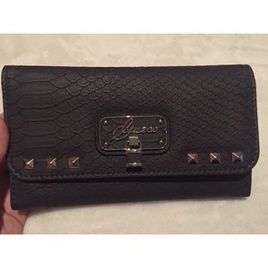 NWT: Black Guess Wallet