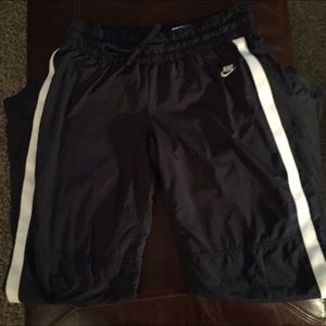 Women's Nike wind pant