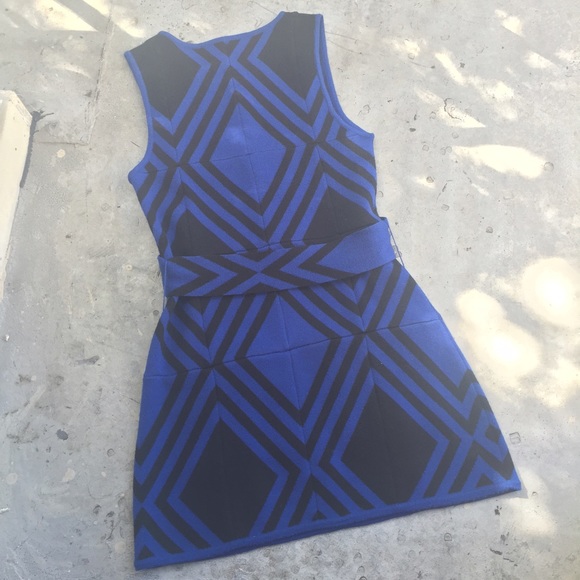 Alice + Olivia Black and Blue Print Wool Dress - Picture 4 of 4