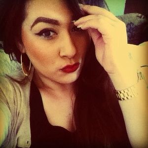 Meet your Posher, Clara