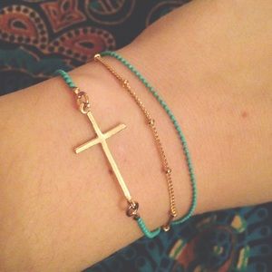 Dainty Cross Bracelet