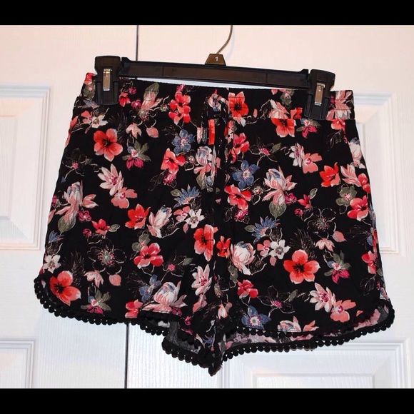 hollister floral shorts