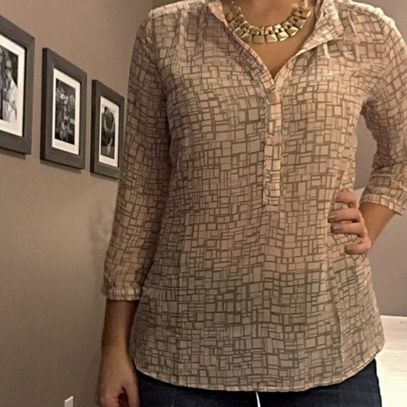 SOLD Banana Republic Blush/Beige printed blouse - Picture 2 of 2