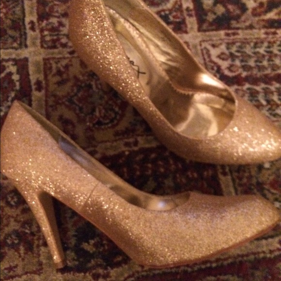 Gomax Ashland Gold Glitter Pumps Size 8.5