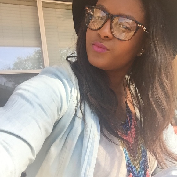 Meet your Posher, Raven