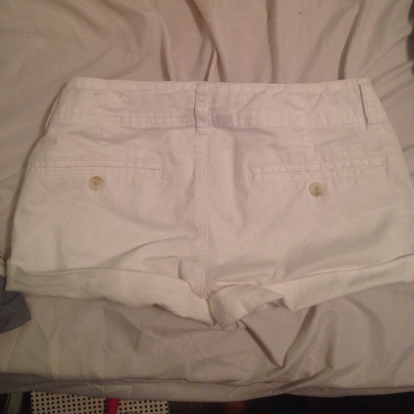 Short shorts! - Picture 3 of 4