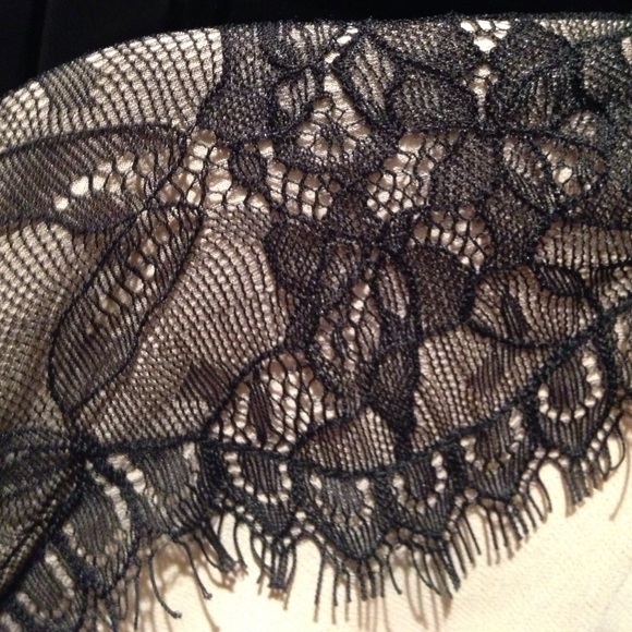 Button down - Picture 3 of 3