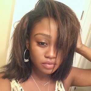 Meet your Posher, Manushka