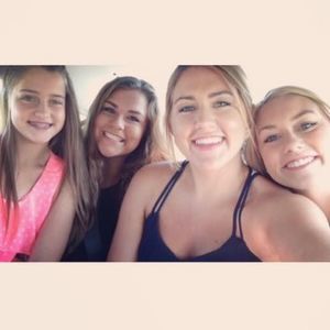 Meet your Posher, Sydni