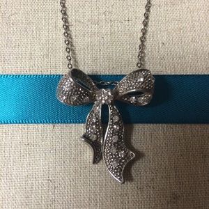 Bow Necklace