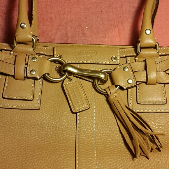 COACH SHOULDER BAG - Picture 2 of 4