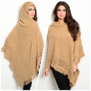 Stylish poncho with a hoodie!💫