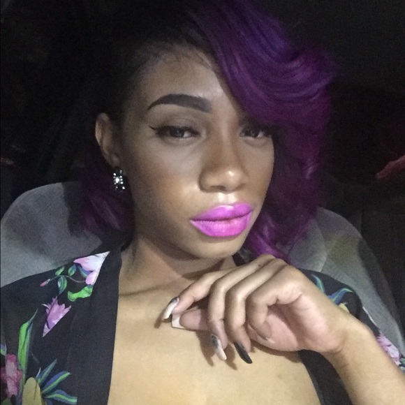 Meet your Posher, Tiffany - Picture 1 of 1