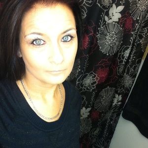 Meet your Posher, Garnella