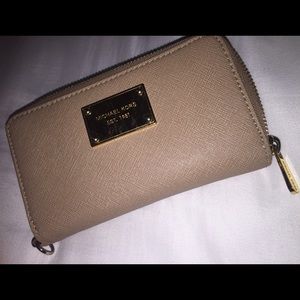Michael Kors cell phone & card slots wallet/clutch