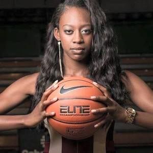 Meet your Posher, Leah