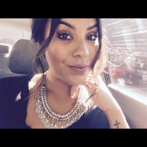 Meet your Posher, Desiree