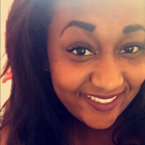 Meet your Posher, Aysha