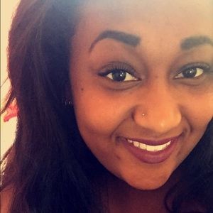 Meet your Posher, Aysha