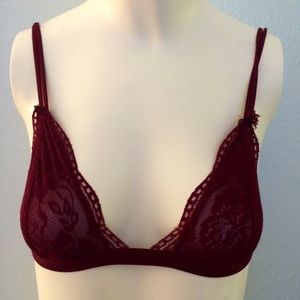 ⚡️🎀 🆕 Maroon Scalloped Floral Lace Bralette