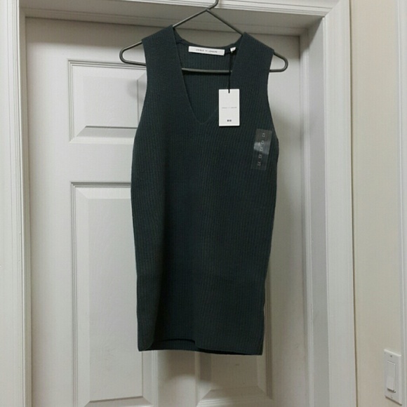 (SOLD)Uniqlo x Lemaire v neck sweater MEDIUM - Picture 3 of 3