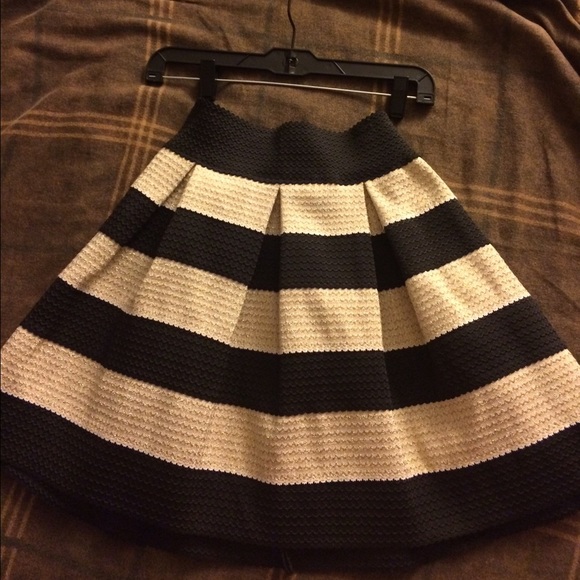 Adorable, flirty skirt!