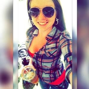 Meet your Posher, Teleshia