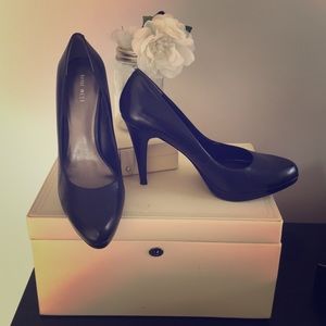 Never Worn Nine West Black Pumps