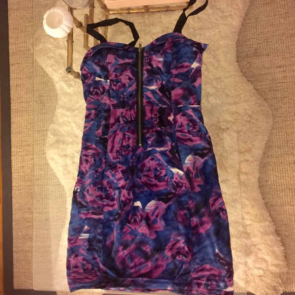Sexy yet casual/Day and night kimchi blue dress
