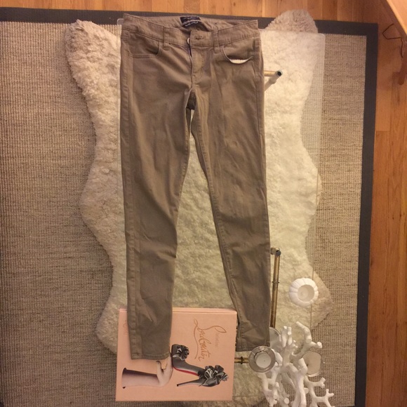 American Eagle stretchy khaki pants.