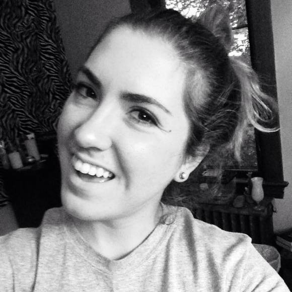 Meet your Posher, Emily