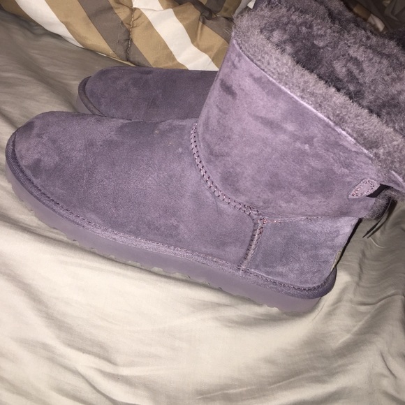 Grey uggs with bows