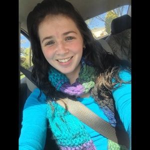 Meet your Posher, Caitlyn