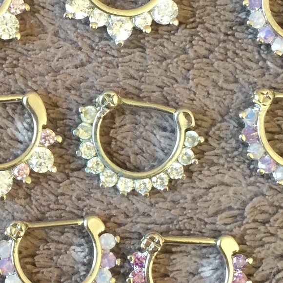 Reserved clicker ring