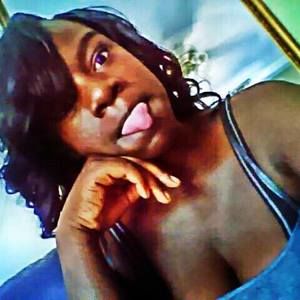 Meet your Posher, Tia