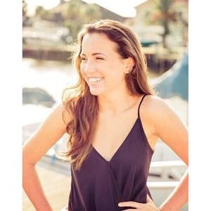 Meet your Posher, Caitlin