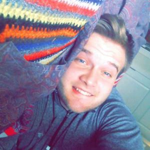 Meet your Posher, Damon