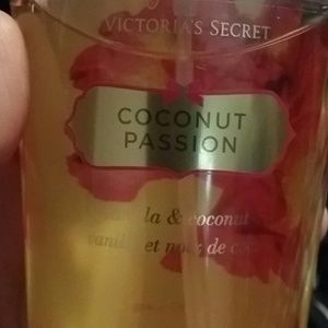 Coconut passion body spray