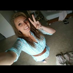 Meet your Posher, Danielle