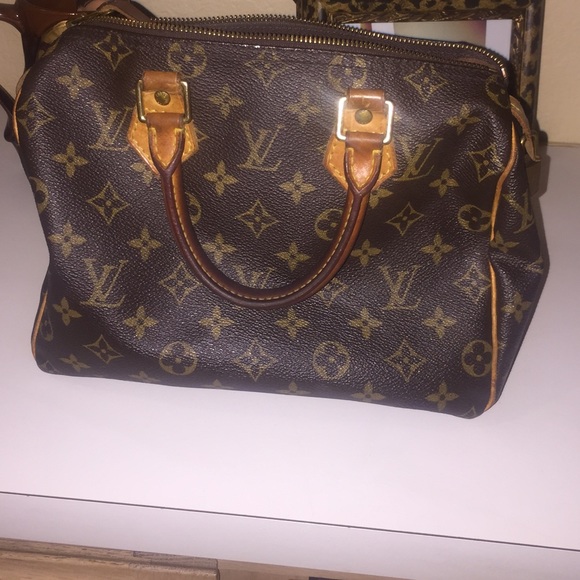 Authentic Louis Vuitton speedy 25