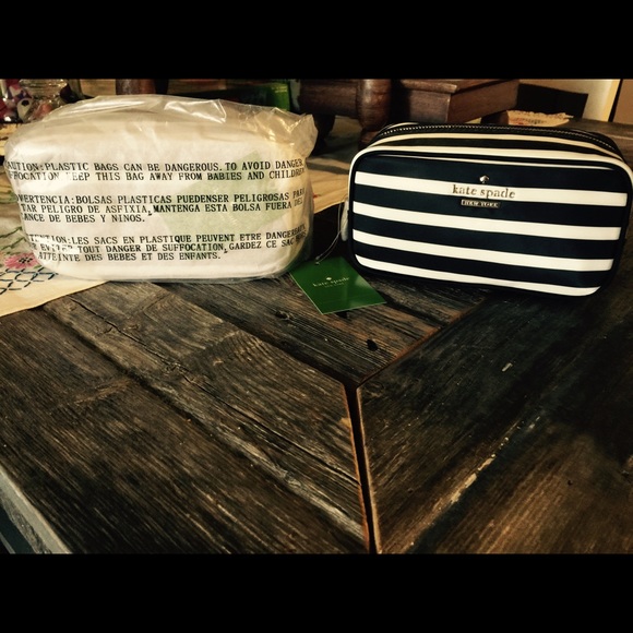 BNWT Kate Spade Nylon Ezra Black and Cream