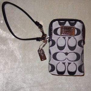 Coach poppy wristlet phone holder