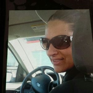 Meet your Posher, Belle