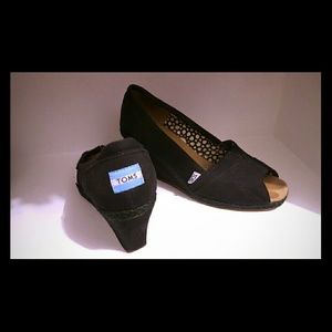 TOMS Shoes - TOMS black wedges TOMS Shoes - TOMS black wedges
