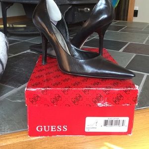 Guess carrie pumps