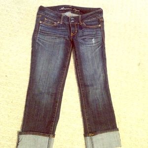 American Eagle capris !